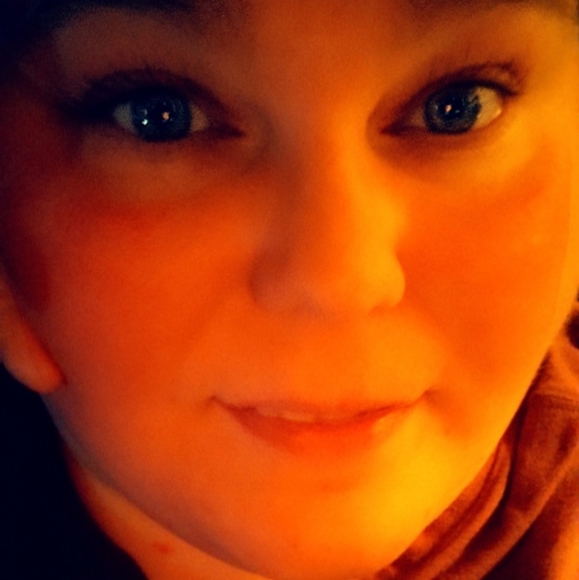 Meet your Posher, Trish - Picture 2 of 2